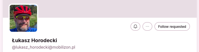 Zrzut fragmentu mojego profilu na Mobilizon.pl, który spróbowałem zaobserwować z mastodonowego konta, co zaowocowało informacją „Follow requested”