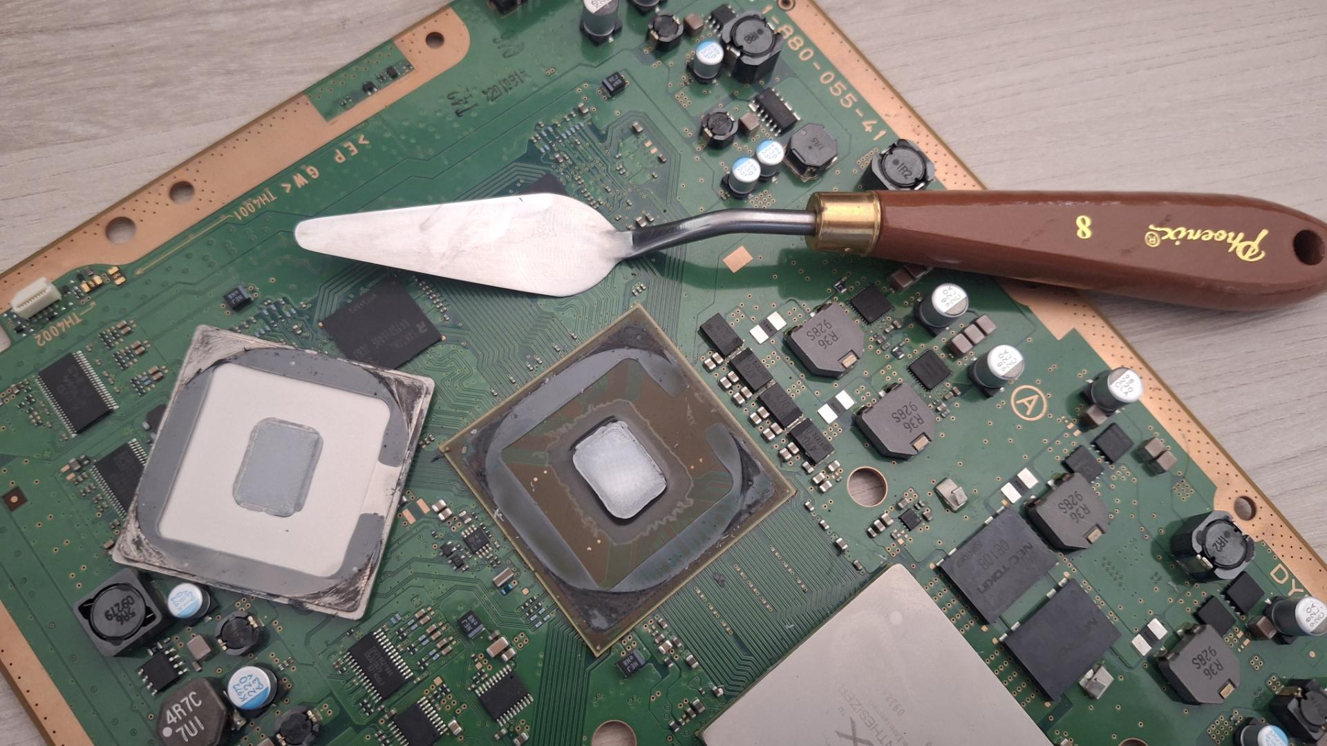 Płyta główna Playstation 3 ze zdelidowanym Cellem